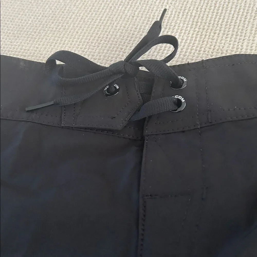 VOLCOM SIMPLY SOLID FRONT-TIE BOARDSHORTS, Black, Size 5, NWT